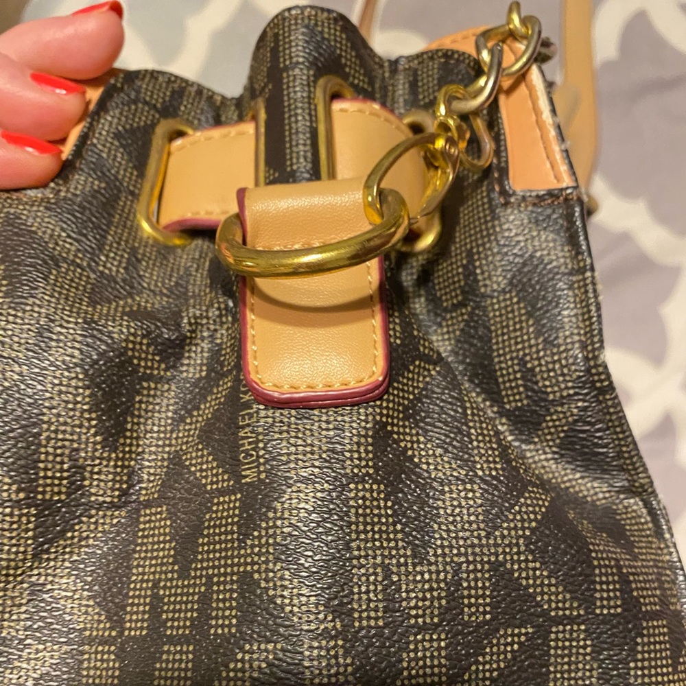 Michael Kors Hamilton Satchel, Large. Brown/Tan with logo and lock. Nice Bag - Picture 6 of 14